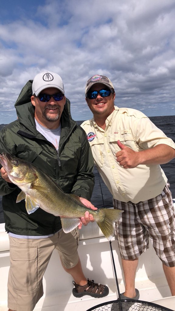 MNFishing1's tweet photo. Nate Dogg with the giant 27.50! Hooking up on a huge fish! #lotw #minnesota #fishing #walleye https://t.co/Pl1466wwVP
