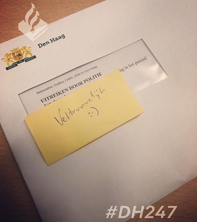POL_Harmelink's tweet photo. Vanavond even kort op pad geweest. Een aantal #horecagelegenheden bezocht. Kwam ik per toeval 1 maal #afwezigheid #leidinggevende tegen. Daarnaast aan 1 uitbater een schrijven van @gemeentedenhaag uitgereikt. Het gaat in deze om de aanwezigheid van #kans… https://t.co/RQCrRyqeGV https://t.co/jcvMwJ45Wk