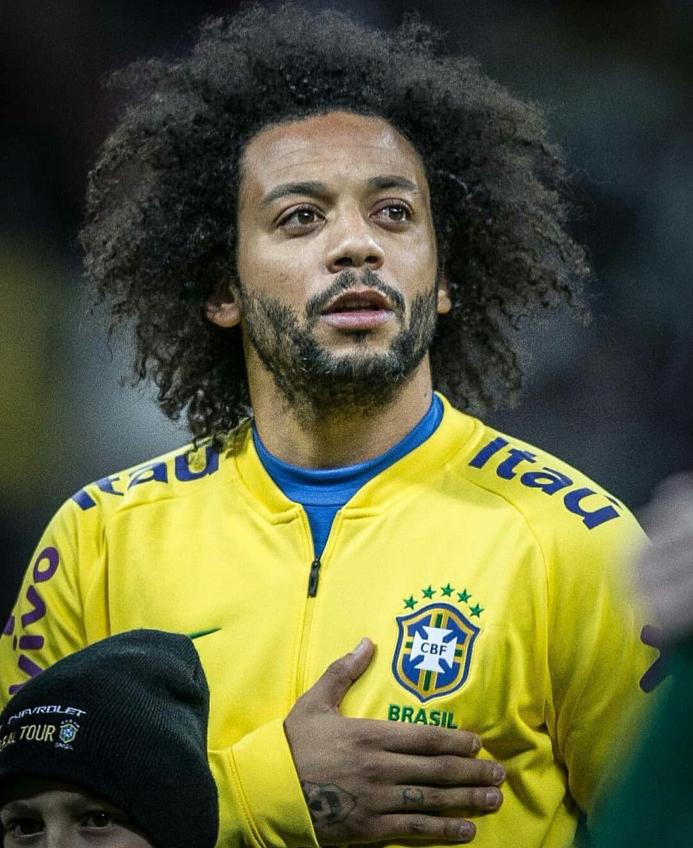 futtmais's tweet photo. Marcelo não ficou entre os 10 melhores do mundo. Mas temos que reconhecer: M12 joga MUITO https://t.co/iuFNCI9D2e