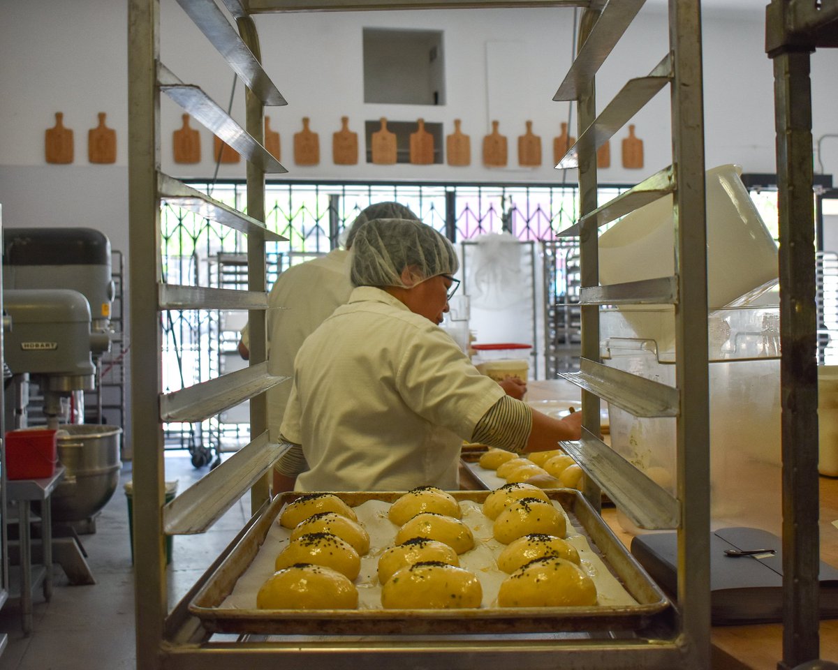BreadProject's tweet image. Did you know that we make sweet potato buns for @ChefMichaelMina and @ayeshacurry's San Francisco #InternationalSmoke restaurant? Our fluffy, savory buns provide the perfect base for the RN74 Prime Burger.