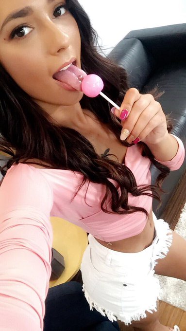 Shooting for @Brazzers today and I get to suck on a huge lollipop. Can you guess whose it will be? 🍭<a class="tags" href="/tag/brazzers">@brazzers</a><a href="/tag/newprofilepic"class="tags"><span>#newprofilepic</span></a>