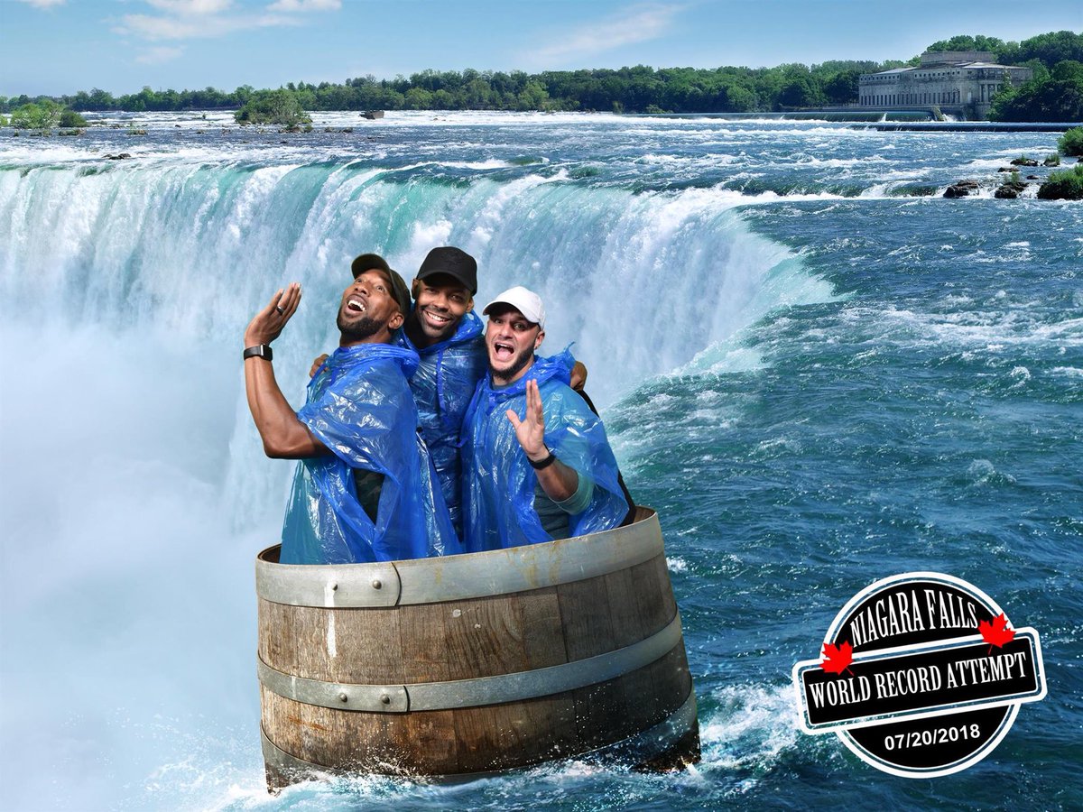 mycoryography's tweet photo. 🇨🇦 We got to play tourist in between choreographing teams. It was so great to be out experiencing the beauty and fun that is Canada lol 😅

#travel #coryography #ChoreoFloreo @NiagaraFalls https://t.co/B6Gbd0ijOS