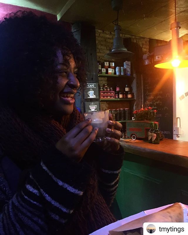 #Repost <a href="/tmytings/">TMY🌸</a>
• • • • •
Throwback to visiting my favorite crepe shop in all of Europe <a href="/creperiegranada/">la Creperie Granada</a> with one of my best friends, mom, and younger brother. Its such a cute place and the owners are amazing people that made me and my family feel at home ❤️ I miss Gra…