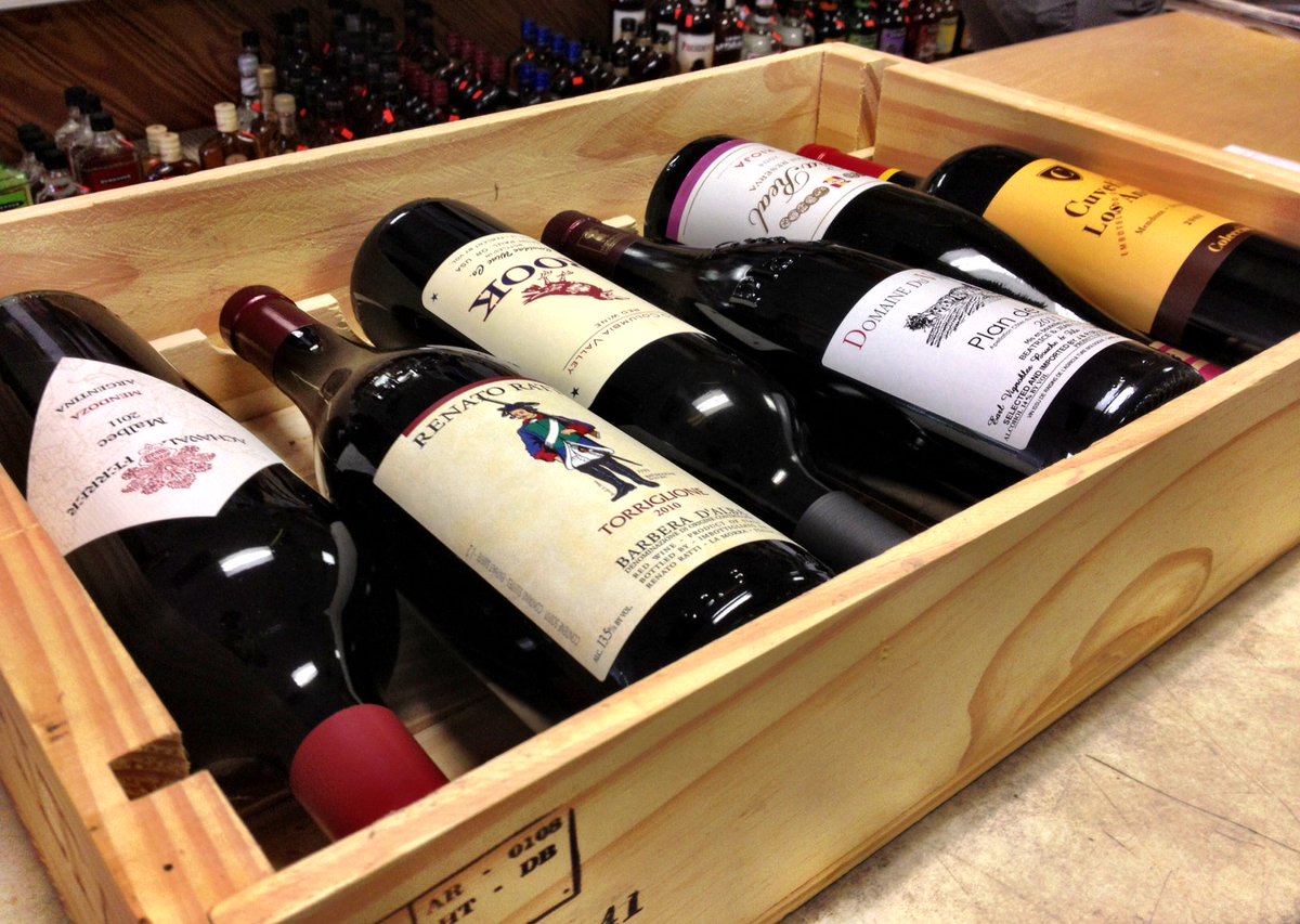 Did you know that just 10 countries produce 80% of the worlds wine? 

We'll show you the very best! Whether its for your wedding, home collection or next business event, message us for more information!
