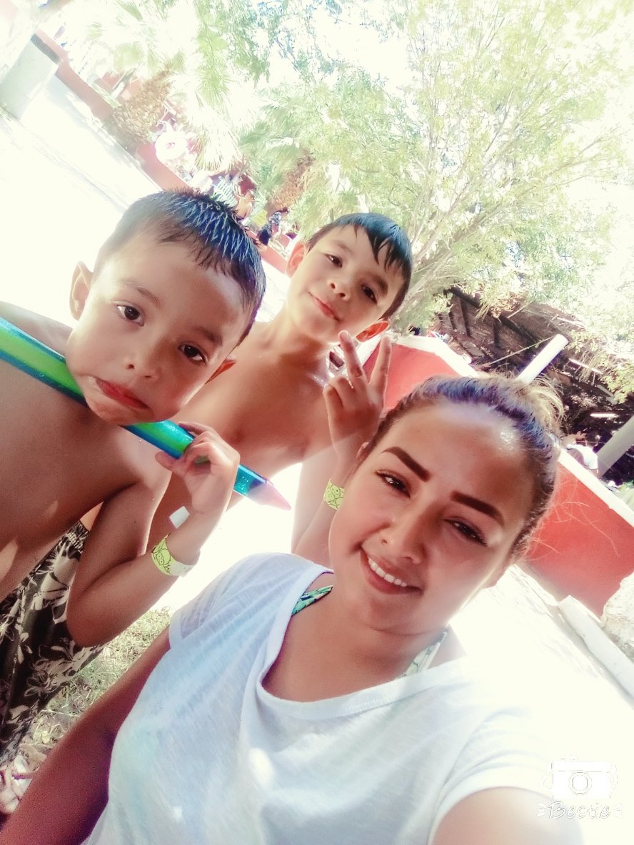 MayraTello19's tweet photo. Feliz de pasar los días kn mis nenes
#misprincipes #domingofamiliar #alverca https://t.co/Mu1RD2jX31