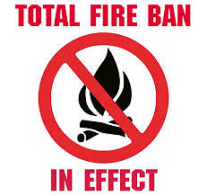 SelwynTownship's tweet photo. .@SelwynTownship continues to remain under a Total Fire Ban. This means No Campfires, No Brush Fires, No Fireworks – NO EXCEPTIONS! You may still use: Natural Gas or Portable Propane Fire Pits or Propane/Natural Gas Table Fire Pits. Anything else is BANNED until further notice. https://t.co/5DoDawEf8q