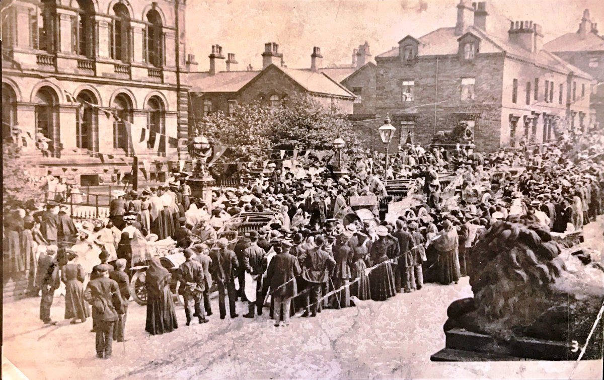 SaltsWalks's tweet photo. The #SalvationArmy in #Shipley since 1882. Founder #GeneralBooth visited Victoria Hall #Saltaire & #Bingley #OTD 1907. #BloodAndFire but not a hot July day https://t.co/BNPIG9GNVS