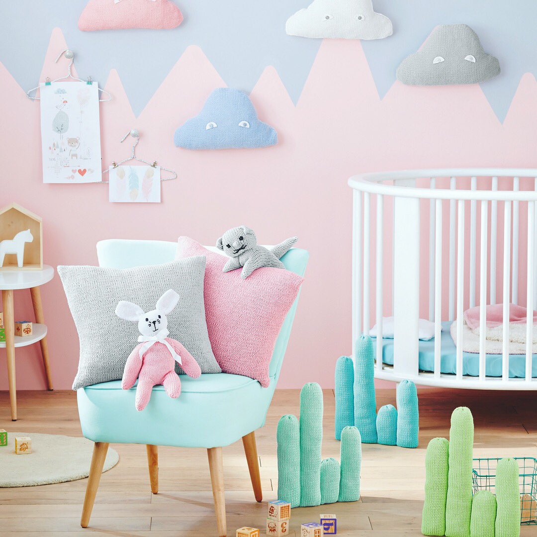 BergereUK's tweet image. What do you think about this nice room decor for baby ? 😍
#baby #roomdecoration #pasteldecor #knitting