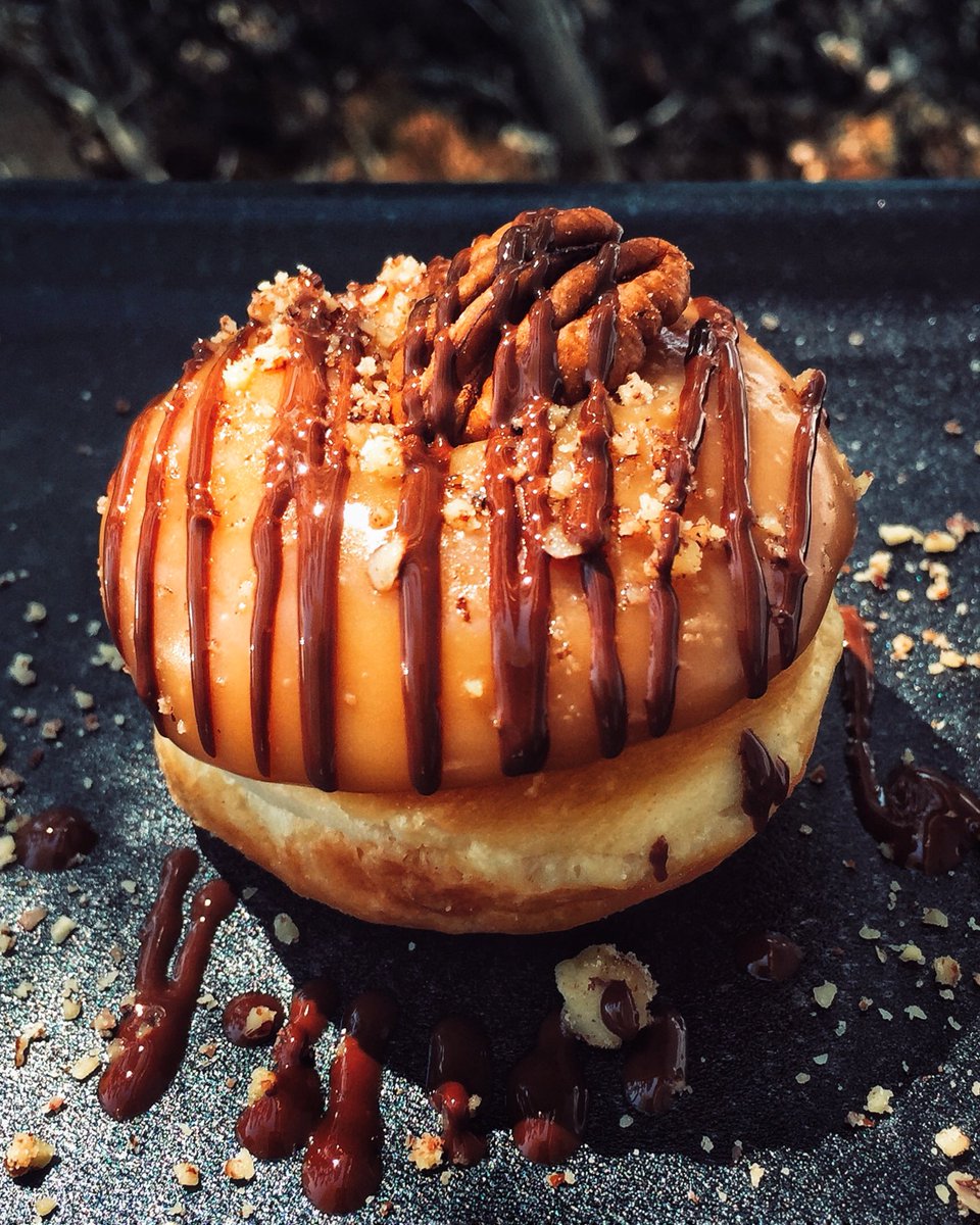 CookieLadyYQR's tweet image. DONUT MENU
for #MarketUnderTheStars this Thurs, July 26:

• Captain Jack
• orange chocolate cherry
• turtle
• nude minis

#YQR #YQRdt