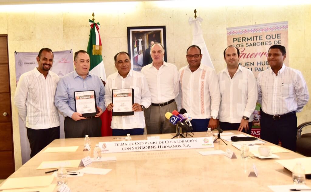 HectorAstudillo's tweet photo. Firmamos convenio de colaboración con la cadena Sanborns, para realizar acciones conjuntas que nos permitan llevar la gastronomía guerrerense y nuestras costumbres a través de sus restaurantes. https://t.co/5nnB0YVevx