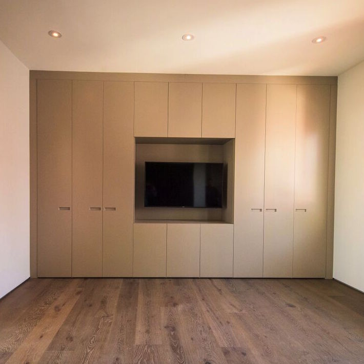 PrimeFiveHomes's tweet photo. The amount of space hiding behind these cabinets is astounding. What would you put in all that storage space? https://t.co/HwoMwPrOXW