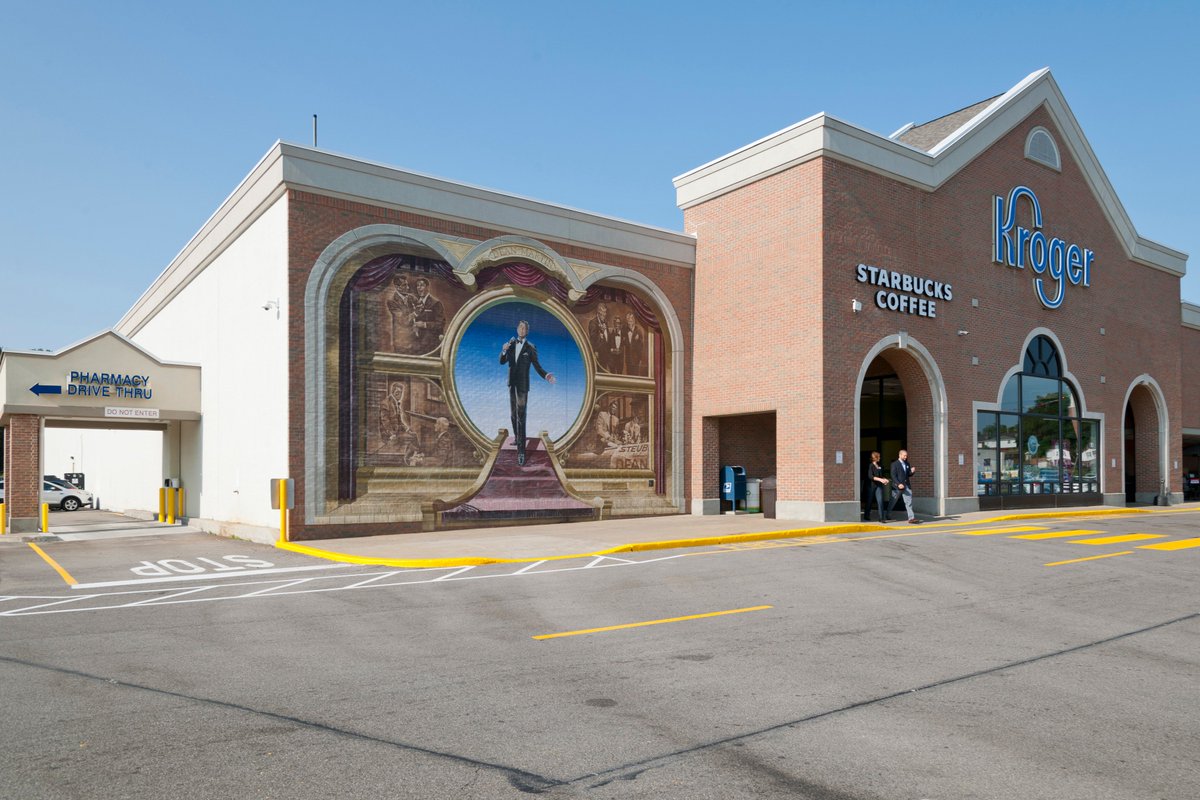 KrogerRE's tweet photo. #Steubenville Kroger remodel is completed! Check out our new products and services, including @MurraysCheese, Pre+Pared Meal Kits, @_PizzaRomana_ #TheChickenCompany, #ScanBagGo & #Clicklist! https://t.co/wGEX3PGDb7