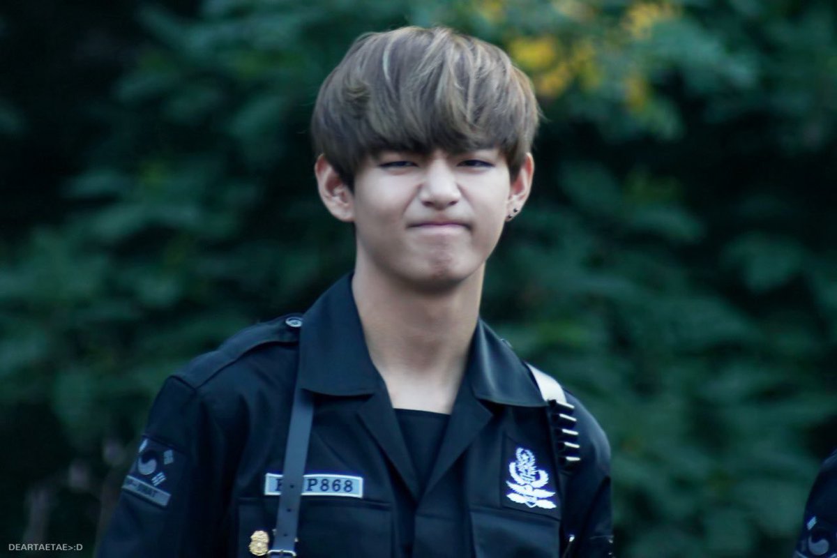 JeonFtVodka's tweet photo. ｡ﾟﾟ･｡･ﾟﾟ｡
ﾟ。     Day 48
　ﾟ･｡･ﾟ         ꒰ ➸ #⃞태형 ꒱

➸ 〖 Once upon a time there was a girl like me who loved a boy like you and his laughter was a question she wanted to spend his whole life answering 〗 https://t.co/bL9B43aUd9