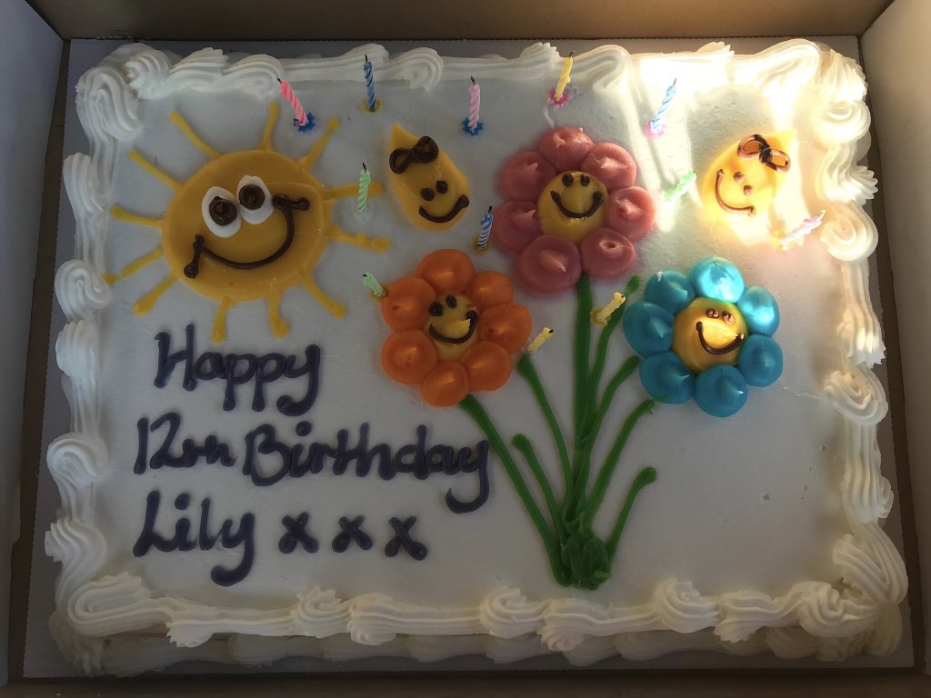 AmandaJDee's tweet photo. Hmmm.... wonder if the lass will pick a different cake next year. Each year, unintentionally, we seem to have ordered the same cake! #birthdaycake #costco #cake #samecake #yummycake #smilingsun https://t.co/i6DK1A2NsX