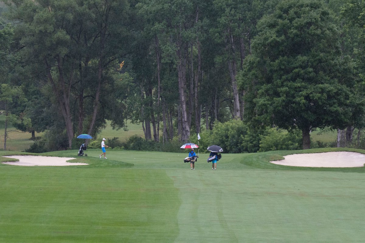 The #NYSJunior field is in after the opening round of play. Three players including last year's #NYSSubJunior champ Luke Sample, along with Stephen Bicks and Nic Whittaker lead the field at 73 and five more are one stroke back at 74. #PlayNYSGA Scoring: bit.ly/2A5XHGZ