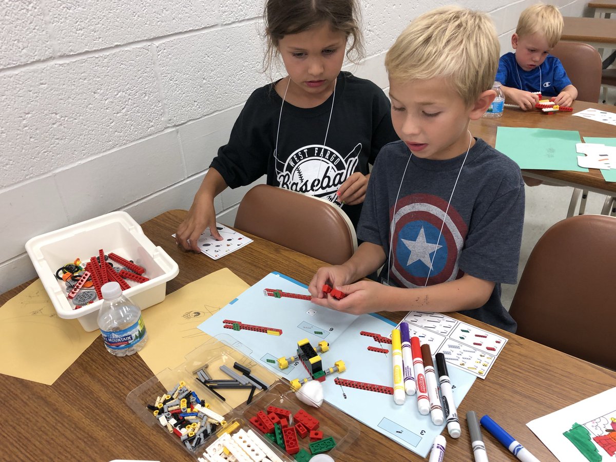 KyleJBosch's tweet image. Our @NDSUEngineering STEM Kids summer camps are underway! It&apos;s been so fun to see the smiling faces as kids get excited about engineering and science.  #GoBisonEngineering #STEM #Engineering #NDSUengineering