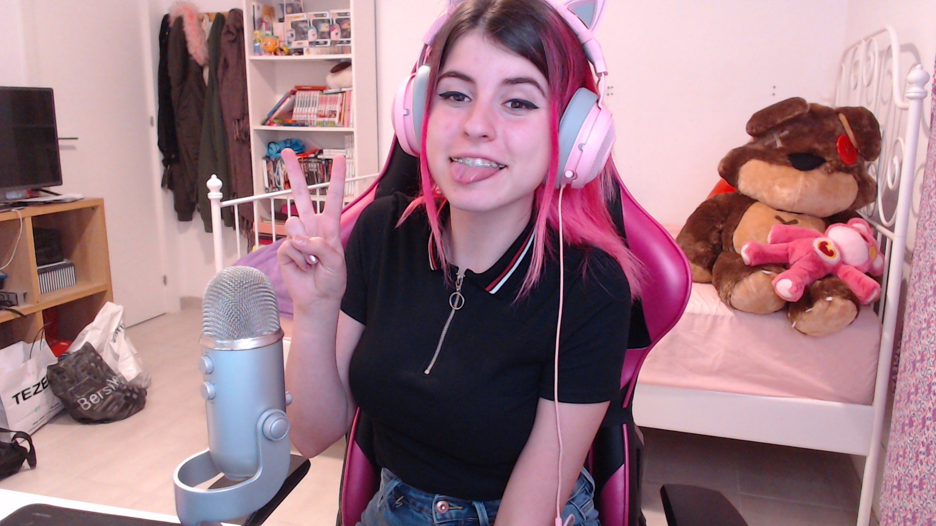 abby˚₊‧꒰ა❤︎໒꒱ ‧₊ on X: Little Rager Girl ON! ⭕️🔴 ¿Te vienes? Fav o RT? 😻  t.coA2QMhDxAUS t.corYQMSsZnlD  X