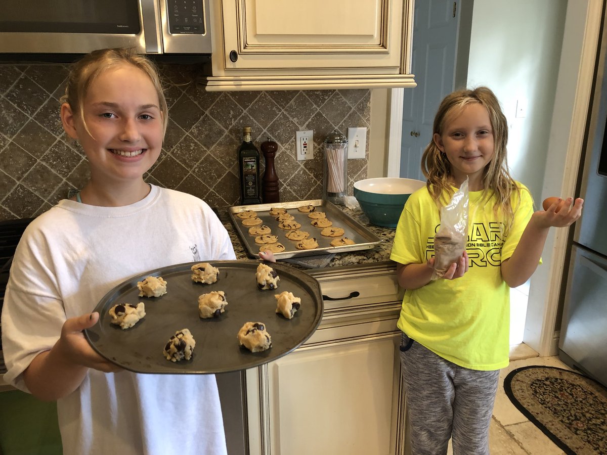 EmLeatherbarrow's tweet image. How do you encourage women in recovery? Homemade chocolate chip cookies! Obviously! ♥️ #4god 
newbeggingslife.net