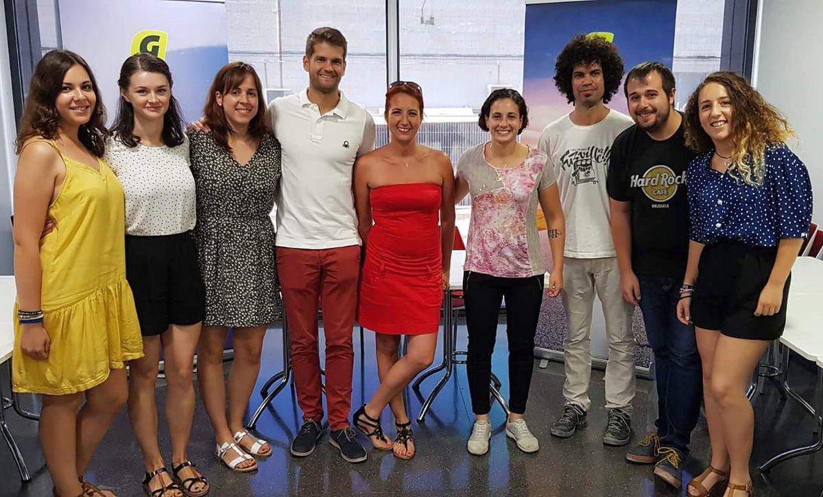 AnaCarrasco_22's tweet photo. ¡De visita en las oficinas de @goldcarESP pasando un buen rato con toda la gente que está ahí aunque no la veamos y que hacen que todo esto sea posible!😊

Today I visited the offices of @Goldcar, having a good time with all the people who are there although we don't see them!😊 https://t.co/WiNjSibRsi