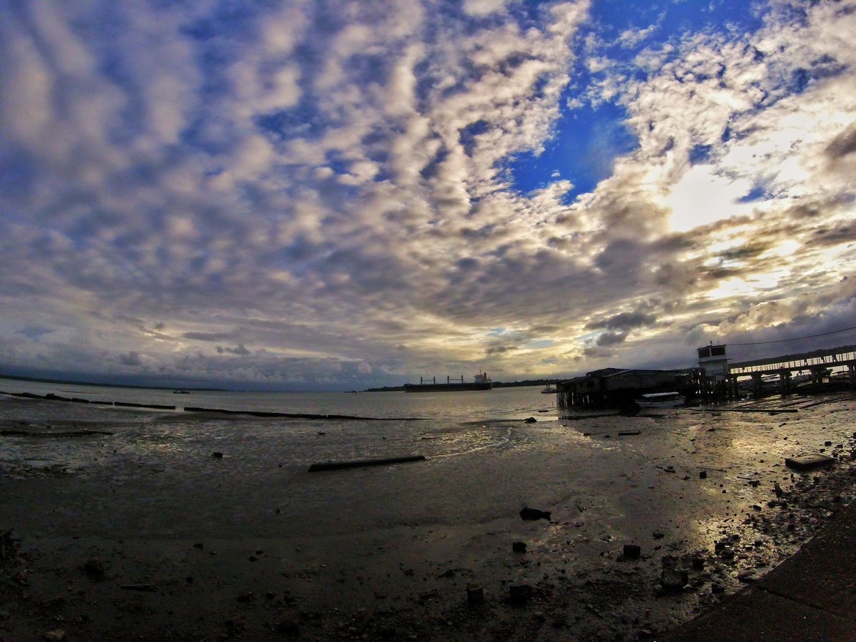 edwmala's tweet photo. Buenaventura es maluca, eso no lo negamos... Pero de que tiene vistas muy hermosas no lo podemos desconocer nunca. #Buenaventura #PuertoDeColombia #Malecom https://t.co/CDbqrXH6PE