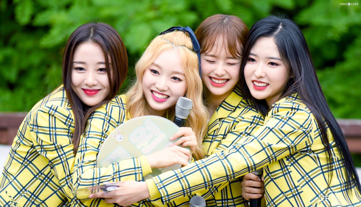 hyewongallery's tweet image. their hugs are the cutest 💖

✿ฺ･:* #이브 #츄 #고원 #올리비아혜
♡͢   © chuu luvs