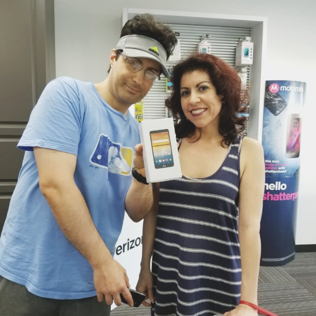 Bestwirless's tweet photo. Got an old flip-phone from 1999? Come in and upgrade to a shiny new phone that has high-speed connection, bold colors and long battery life and join people in 2018 who come into our store and leave as happy customers.
#newphone #bestwireless #happycustomers https://t.co/toHOszejhW