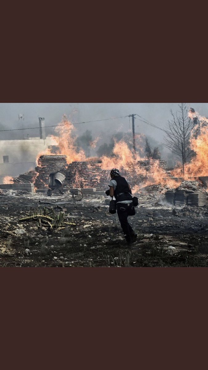 SisliMerkezForm's tweet photo. Yanibasimizda buyuk bir yangin... sadece komsumuzun degil bizim de yuregimiz yaniyor, acin acimizdir Yunanistan. #PrayForAthens #Grece https://t.co/rmDzKQHwPQ