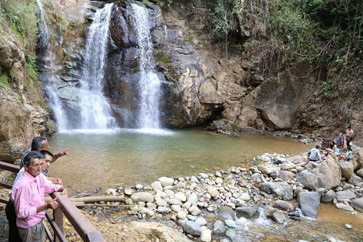 Huguitcarrion's tweet photo. Cuando visites Portovelo, conoce sus atractivos turísticos.
La Cascada del Arcoíris.
La Poza del Amor.
La Chorrera. @germaniaquezada https://t.co/c4oc8n1RHj