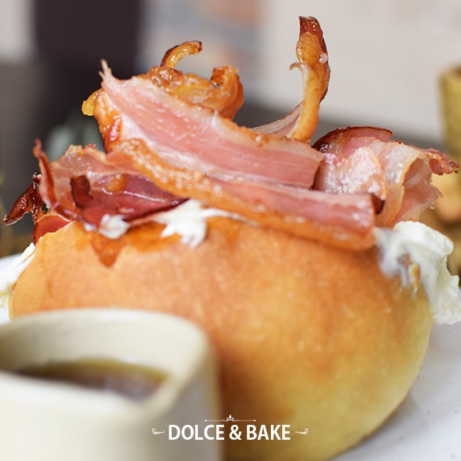 ¡Llegó la hora de la merienda! Y en #DolceAndBake nos encanta consentir a los niños en su día. Disfruta nuestros #BriocheCream 

#Delicioso #Baconlovers #desayunosano #coffee #estadomerida