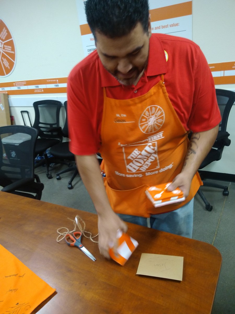 2014medrano's tweet photo. Jason's Turn! Thank you to all our Hardware Associates!!! Hard Workers and Friendly People!! #405DOTWAppreciationWeek #HardwareAssociates #ThankYou #TeamG3 #D130Driven #PMDPeopleFIRST https://t.co/EL6YkcY9A3