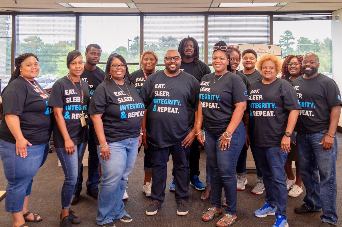 qcjoyriders's tweet photo. This is @Team_Weldon looking sharp while sporting their brand new integrity t-shirts.

@teamjohnsonbham #TuggleNation #LifeAATT @TonySmith4ATT #RichinghamDelivers #Richingham https://t.co/WawxOcxHXG