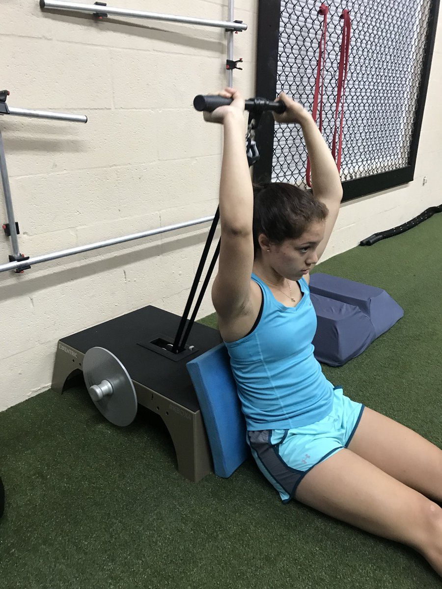 coachrick37's tweet image. @catiereszel with @go_exxentric #swflbasketballtraining #quickness #basketballagility #basketballstrengthcoach #totdsp #naplesflorida #swflfitness #feet #stability #balance #findyourstrength 🏀@rezmatoo