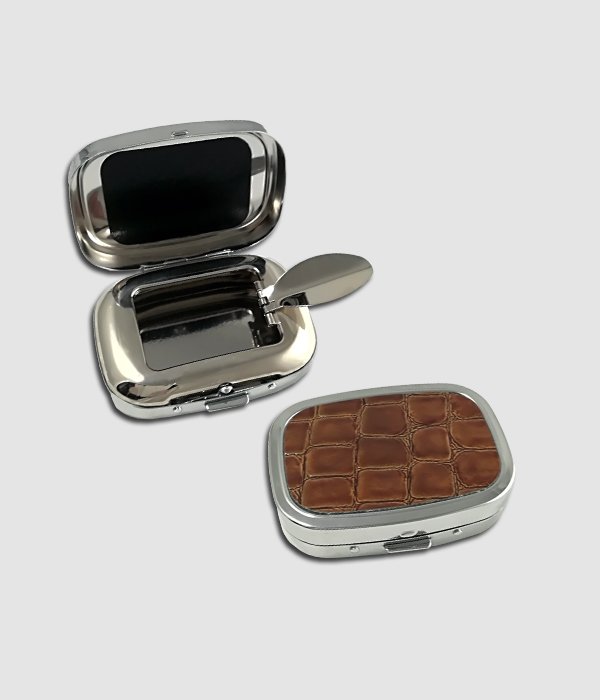 GGonzalezJaen's tweet photo. Cenicero de bolsillo. Se puede personalizar mediante grabado a diamante.
 #cenicero #cenicerodebolsillo #cendrierportable #portableashtray #regalograbado #regalosoriginales #cenicerodebolso #FelizMiercoles #FelizVerano https://t.co/NxTXCSIXNt