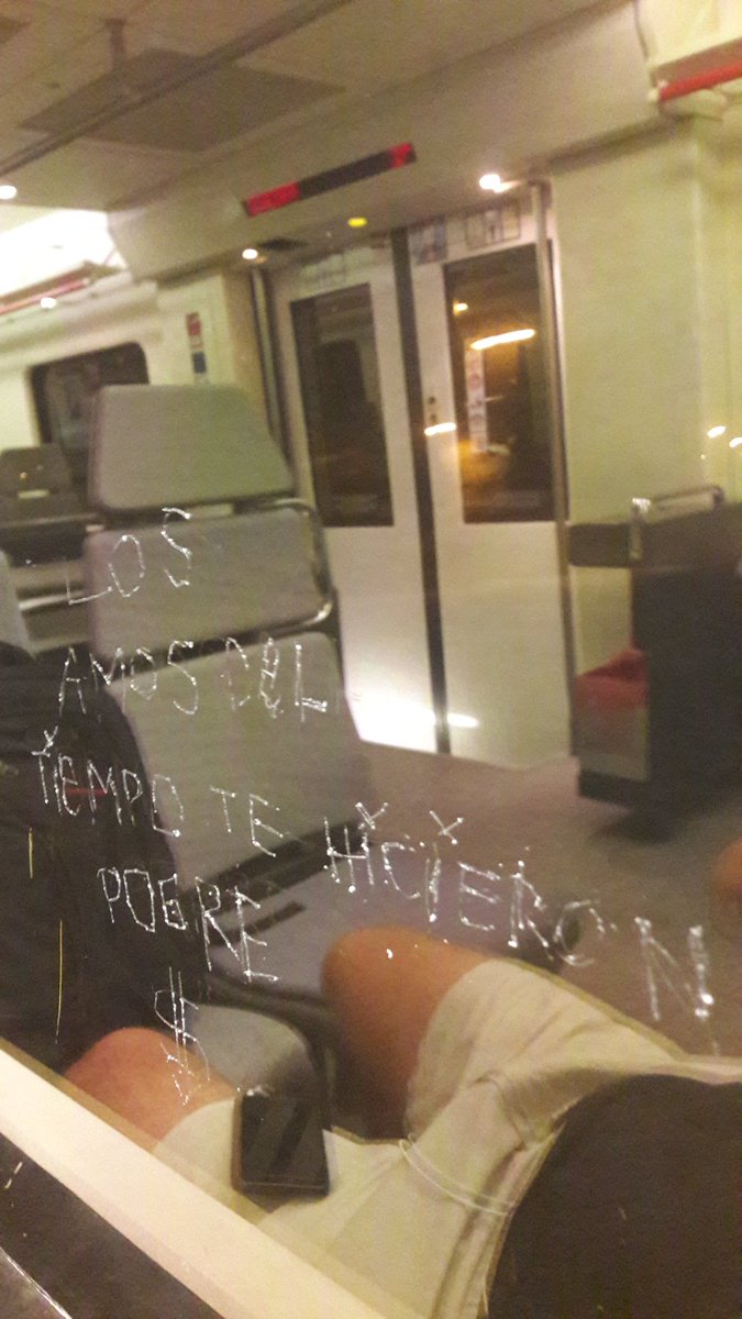 bird_within's tweet image. RENFE se lo recordará a todo aquel que mire a través de sus rejas, espejos, ventanas y barrotes. 
1Amor @Erik_Urano #Keepitfree