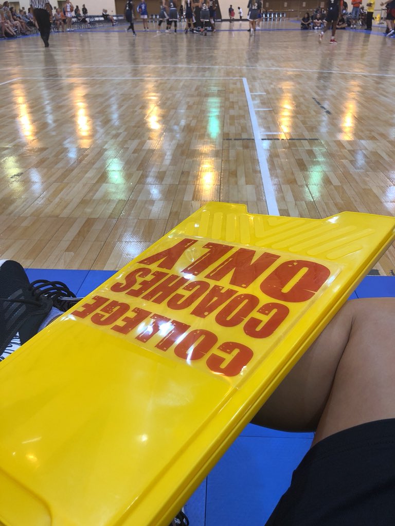 CoachAyla's tweet image. When you can sit anywhere you want. #mysign