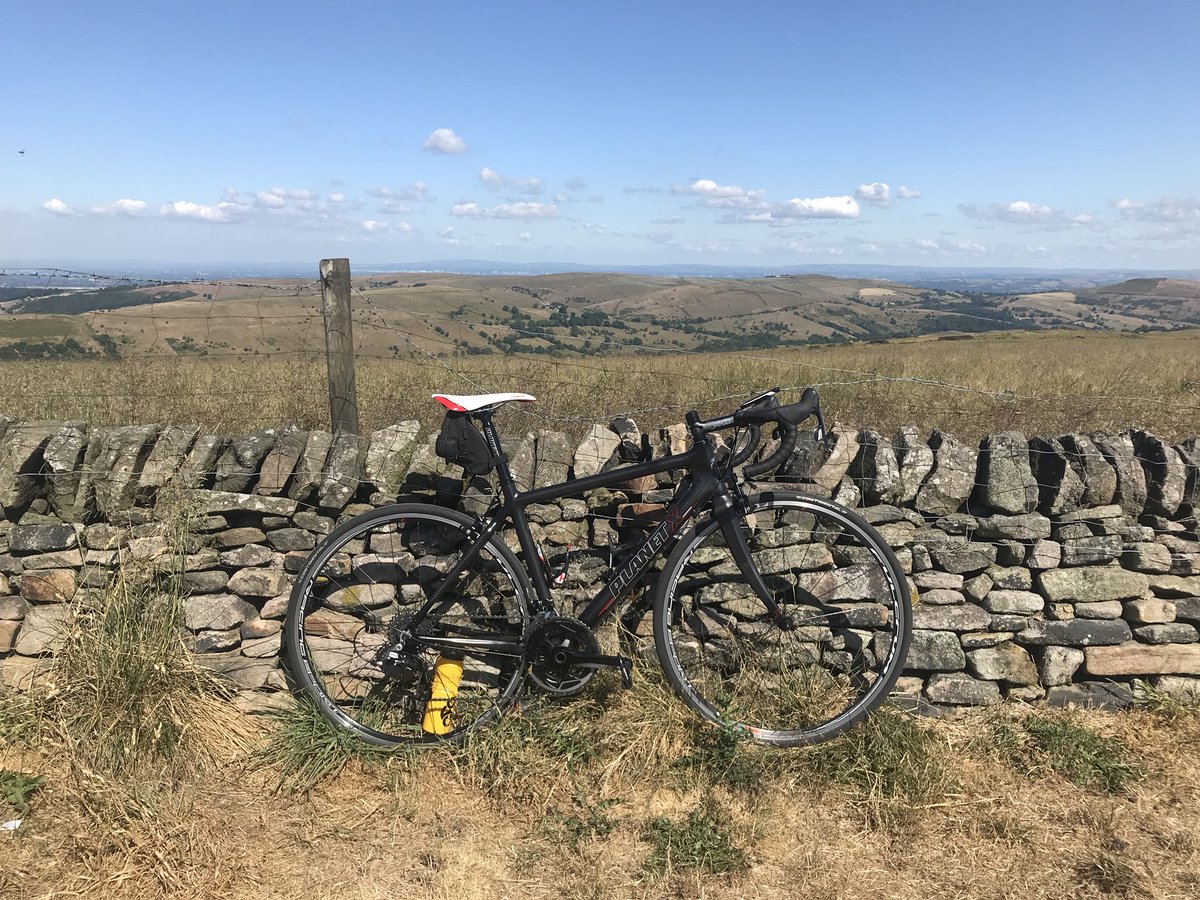 RGB424's tweet photo. #gcninspiration view from the top of pyms chair in he Peak District. You can just see Manchester in the background https://t.co/VRoQLqoJZ7