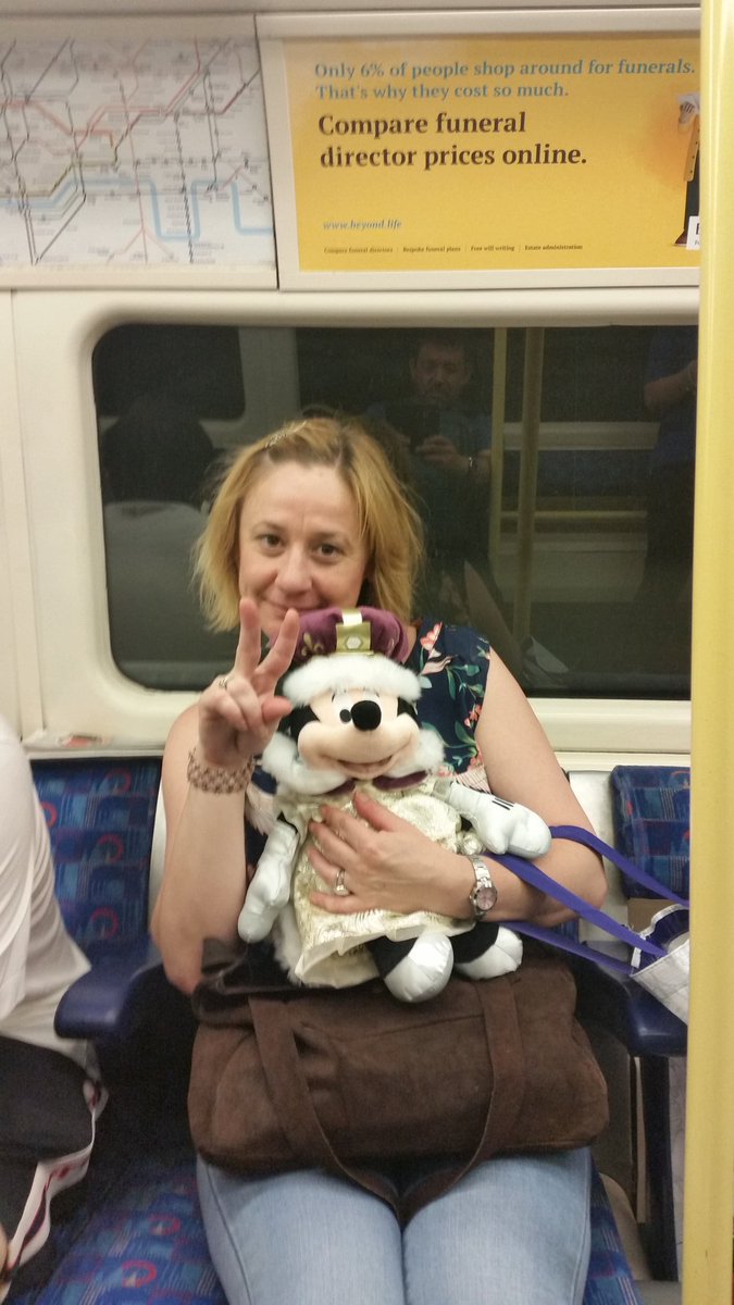 Ladrondeluces's tweet photo. Esto de los peluches debe ser una plaga. Por mis muertos. (lo del anuncio de arriba no es una indirecta, de verdad) #JaviInLondon https://t.co/AAsTVpiQKS