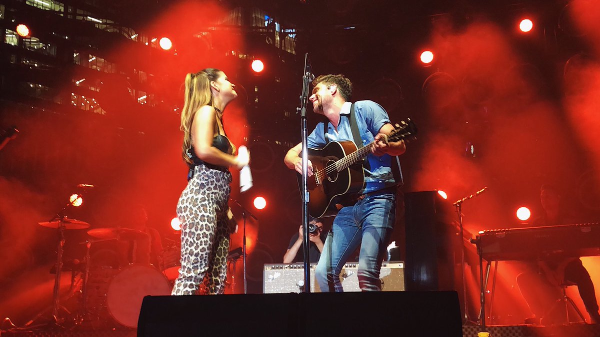 VPirkle's tweet image. 🎶I can’t believe my eyes oh I must be seeing blind🎶

BEST. NIGHT. EVER. 

#FlickerWorldTour2018 
#FlickerWorldTourNashville 
#NiallHoranVIP