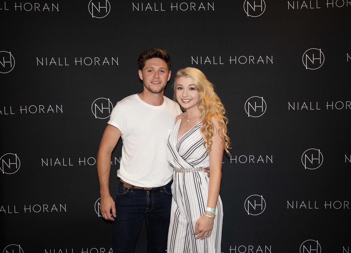 VPirkle's tweet image. 🎶I can’t believe my eyes oh I must be seeing blind🎶

BEST. NIGHT. EVER. 

#FlickerWorldTour2018 
#FlickerWorldTourNashville 
#NiallHoranVIP