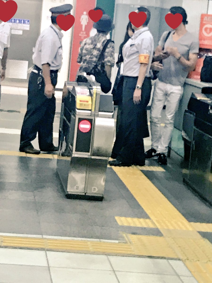 こりほ 大江戸線 築地市場駅で喧嘩により電車停止 やっと電車動いたけど 隣の駅で降りてめちゃくちゃ喧嘩してた