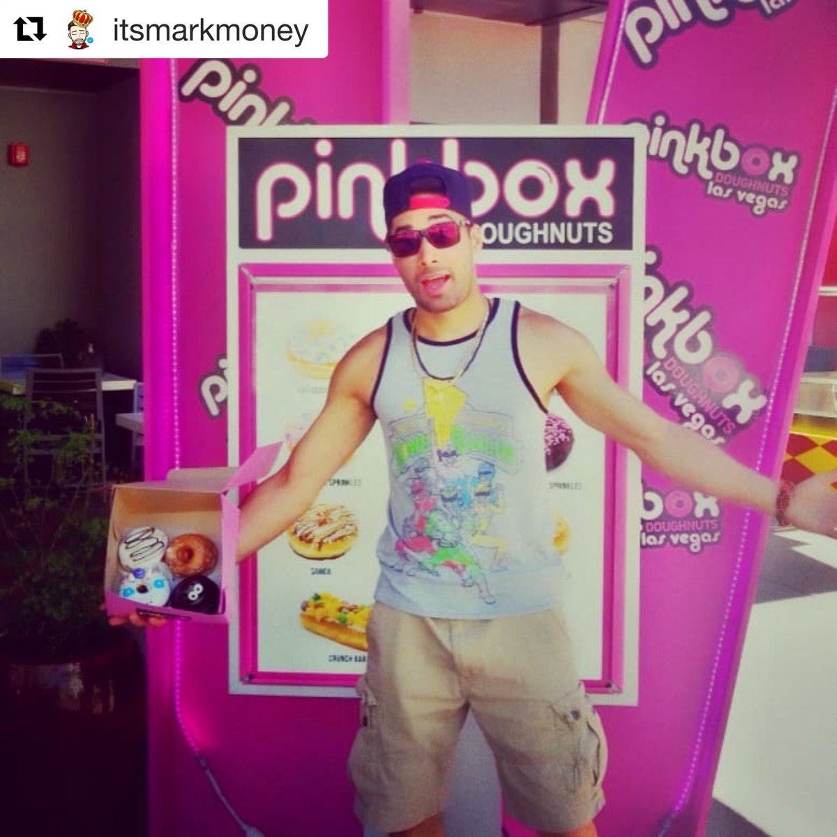 “<a href="/itsmarkmoney/">Itsmarkmoney</a> Finally made it!!!! Got his doughnut fix!!” 🍩😋🙌🏼