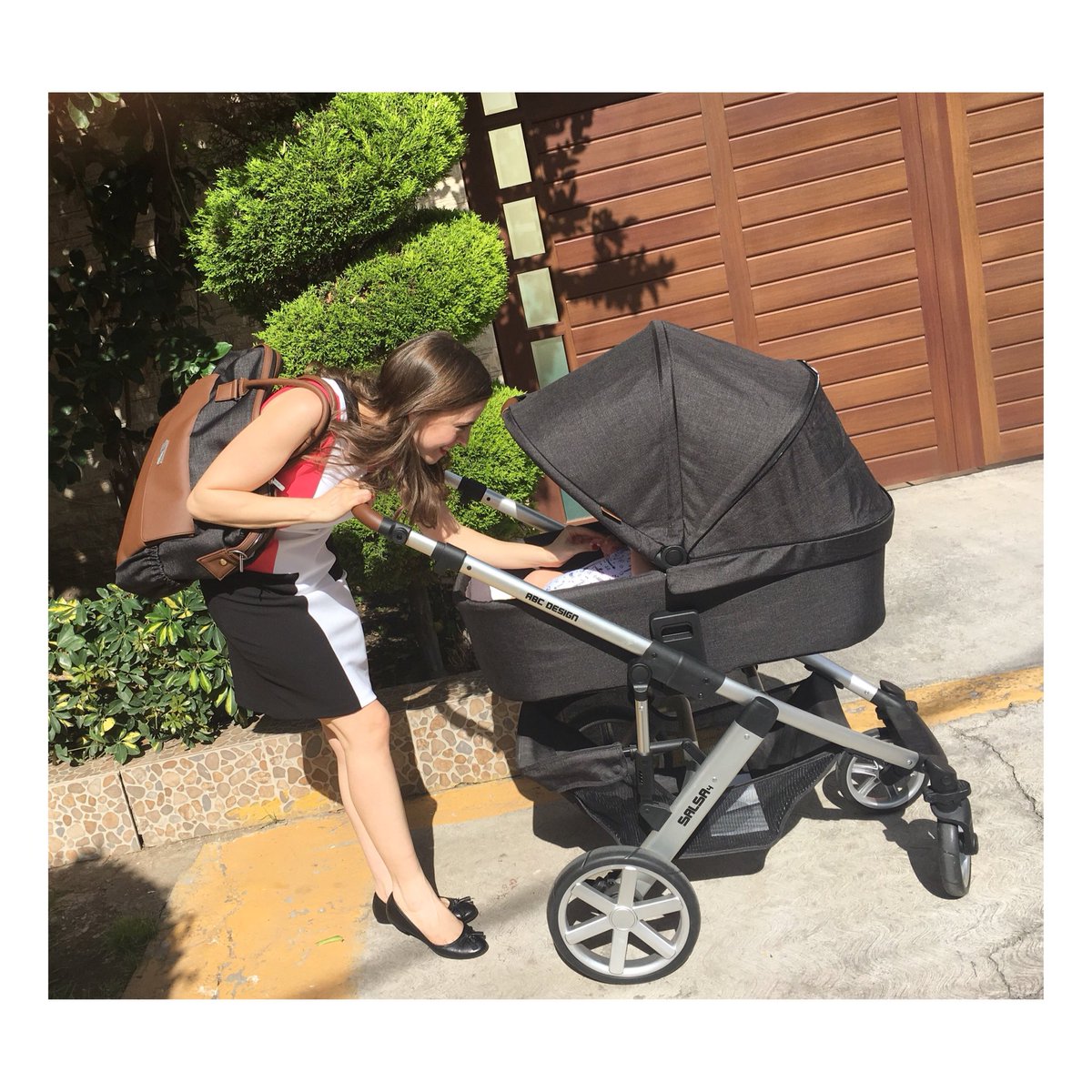 elizabethvaldz's tweet photo. En la Calle me preguntan mucho por la carriola de Max, es la Salsa 4 de #ABCdesign Una marca alemana con la cual estoy fascinada,tiene un diseño precioso,es muy cómoda, la marcha se siente súper liviana por sus amortiguadores,la tela es de alta tecnología,solo en @babystuffmexico https://t.co/R9MUJP6l75