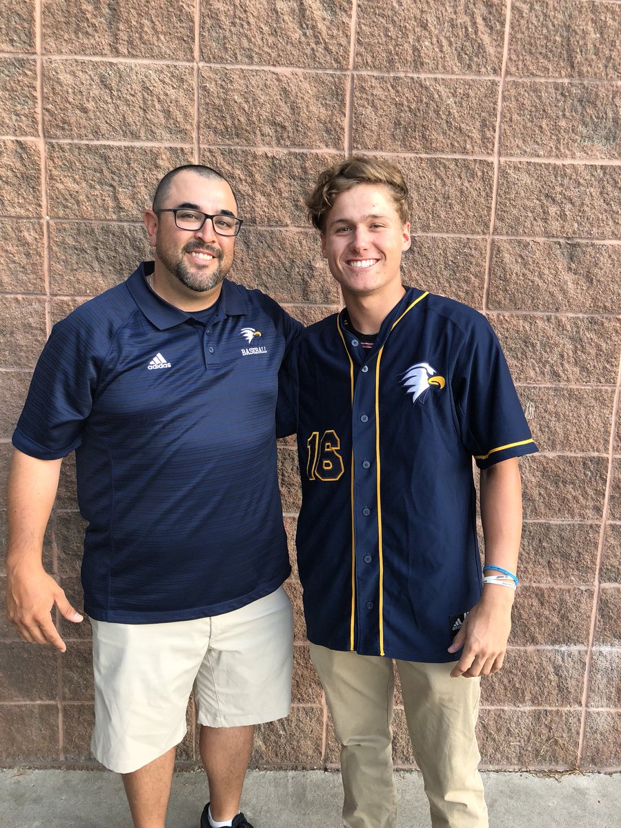 _jaylar's tweet image. Extremely blessed to announce my commitment to further my education and advance my baseball career at La Sierra University 🙏🏼⚾️ #GoEagles #ChasinIt