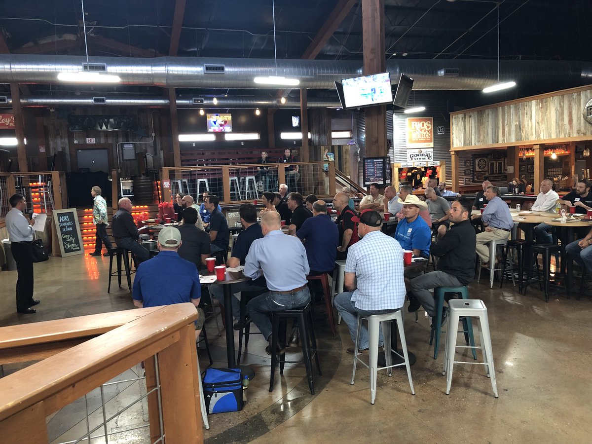 Rednecknetwork's tweet image. Great turnout tonight for #RedNet @TheRedneckCC @ben_armenta @BullBearing