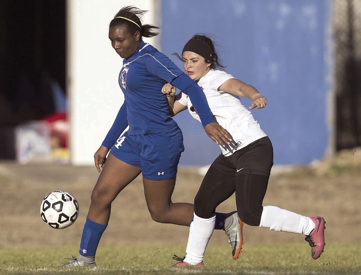 WN_Live's tweet photo. Your 2017-2018 Wildcat Nation Girls Athlete of the Year: Jhakya Dilworth (@jhakya_dilworth)

Honorable Mention: @_ohmyrhea, @ciennawomack1, Alisha Nesbitt

Here is the link to the full story:
https://t.co/a8y7UYkIhD https://t.co/1YKkrhSm67
