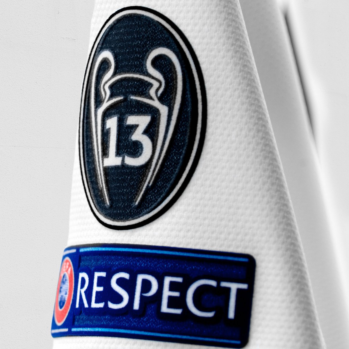 REAL MADRID, BARCELONA RESPECT STARBALL UEFA UCL BADGES PLAYER ISSUE KIT