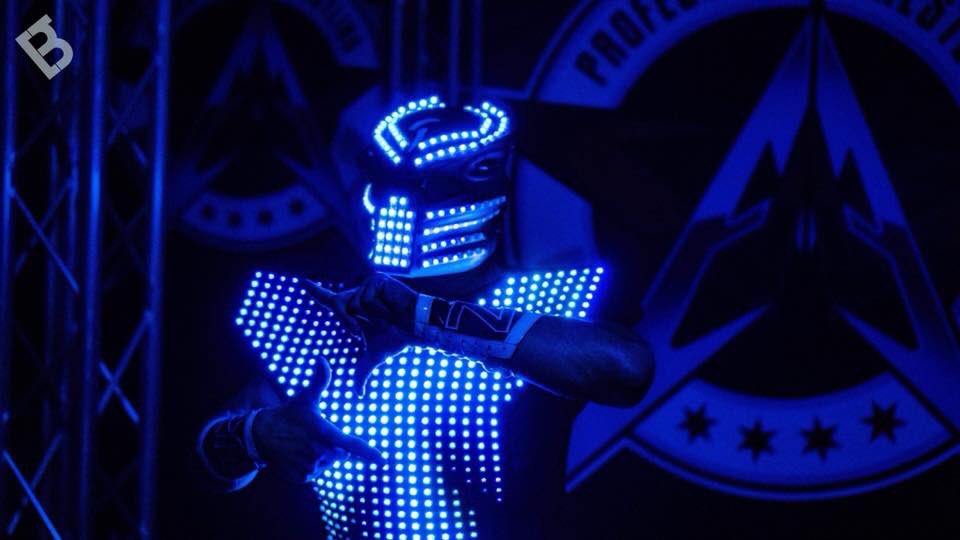 AAWPro's tweet photo. .@IAmDJZ bringing the light show to AAW

Photo by: Basil Mahmud @Beezzzzy 

#AAW #AAWPRO #professionalwrestling #redefined #chicago #illinois #AAWUWS #summer #prowrestling #wrestling #djz #zemaion #lights https://t.co/VyTocmGLWn