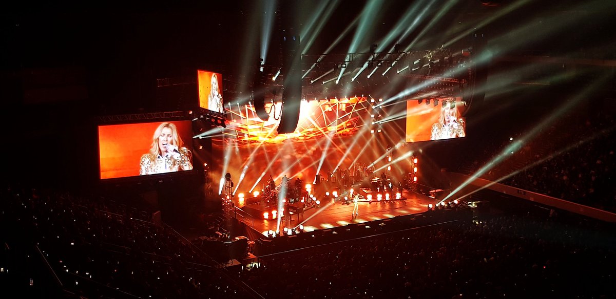 avistado_tetz's tweet photo. I went home just in time for her concert.😍😍😍  @celinedion 
#CelineinManila2018 https://t.co/WIs8rPCYWd
