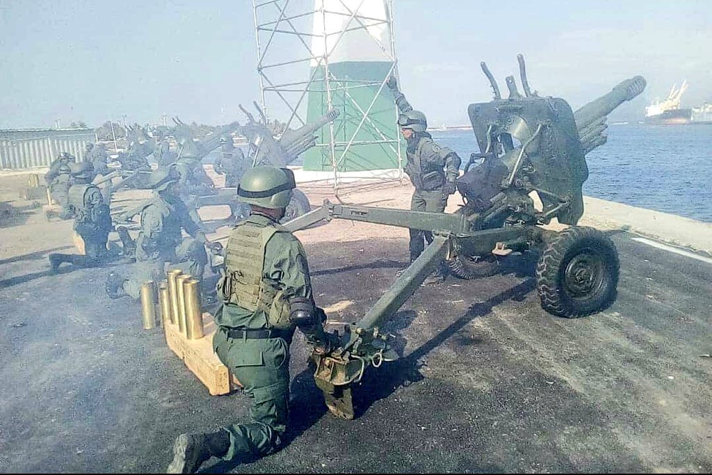 Военно-морской парад в Венесуэле Венесуэлы, оборону, годовщины, независимость, дружественными, Маракайбо, странами, никогда, президент, Мадуро, парад, чтобы, заявил, военноморской, которую, Венесуэльский, подчеркнул, силами, иностранными, какимилибо