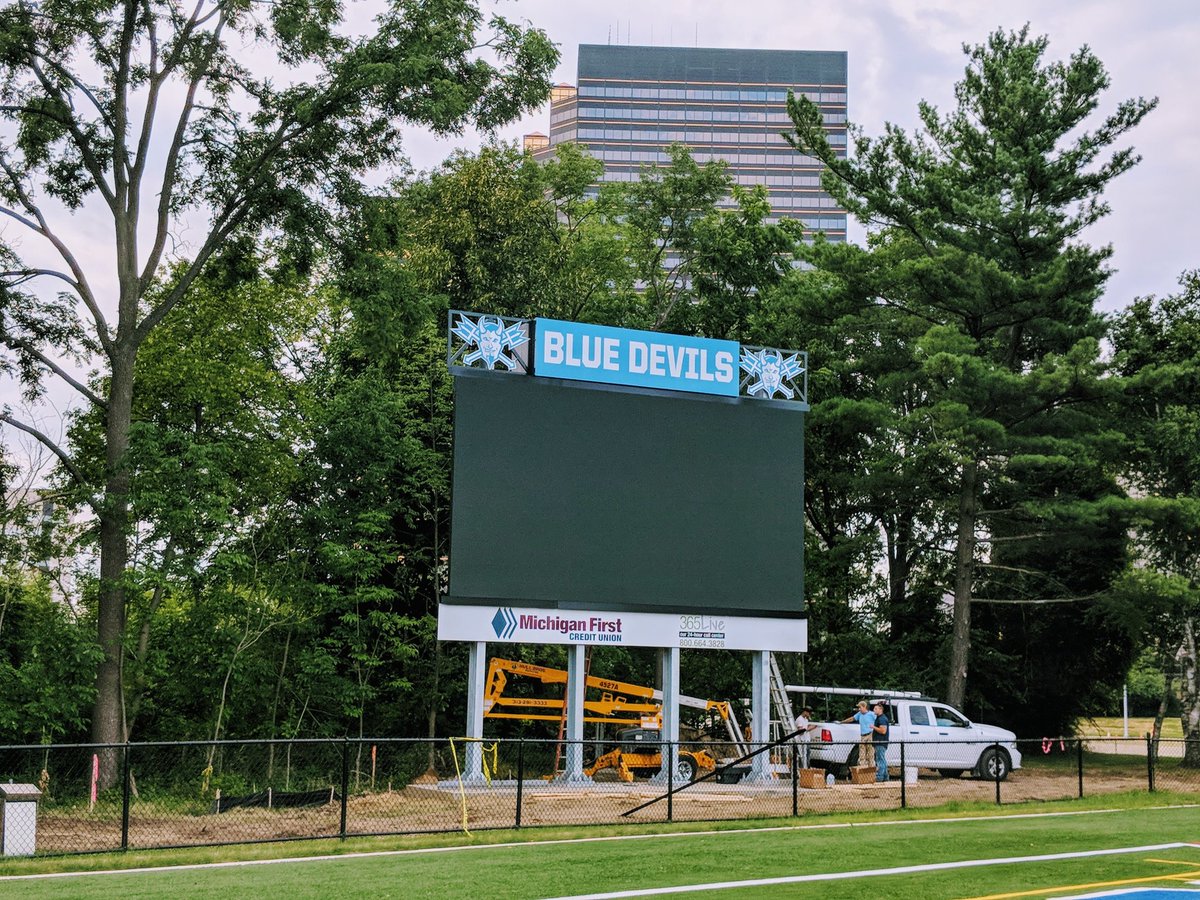 LTU_FB's tweet image. The LTU Athletic Field has just leveled up...video board is in place!  #BlueDevilsDare